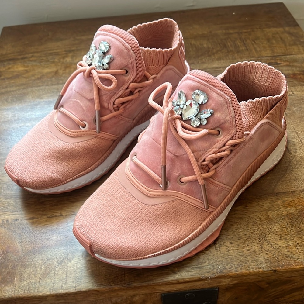 Women’s Puma sneakers